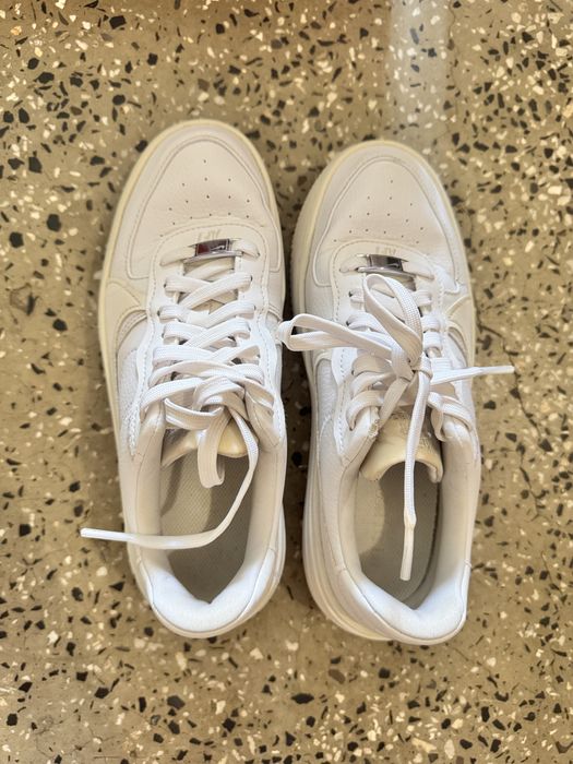 Бели маратонки nike air force