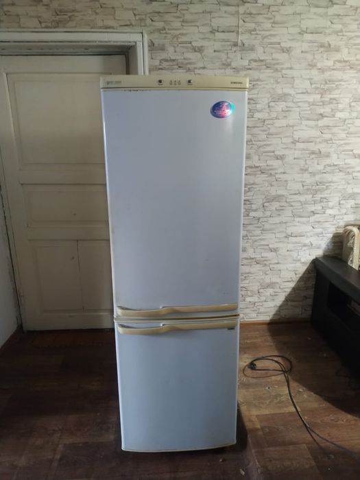 Продам холодильник Samsung