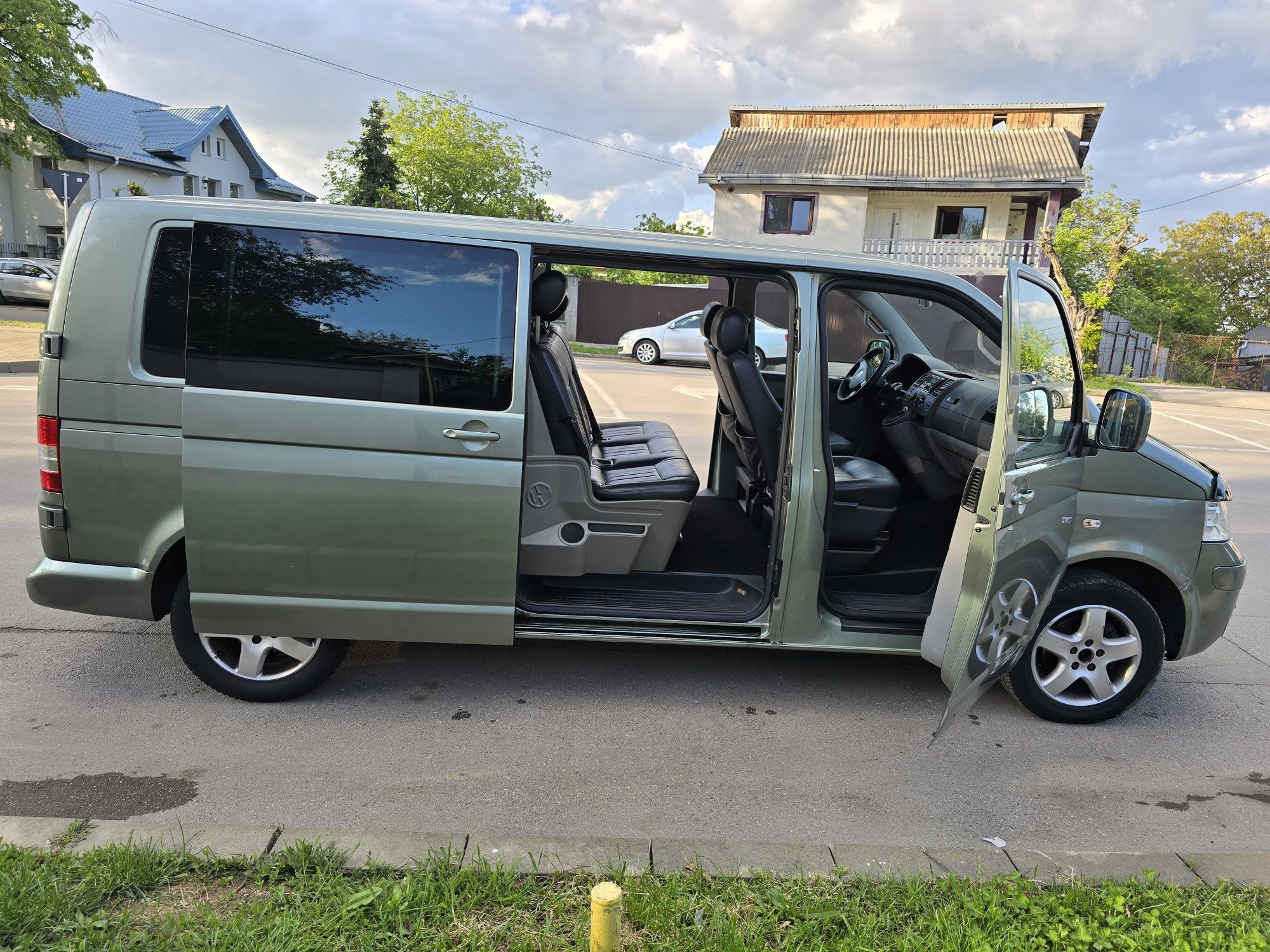 Vw Transporter T5 2.5 TDI An 2009/Dublu Cabina/2 Culisante/Trapă/Piele