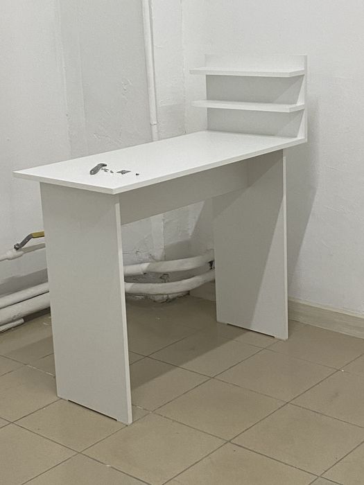 Маникюрный столл