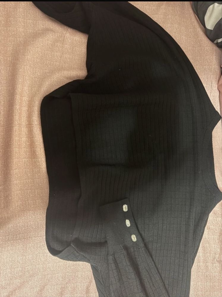 Bluza scurta cu maneci lungi