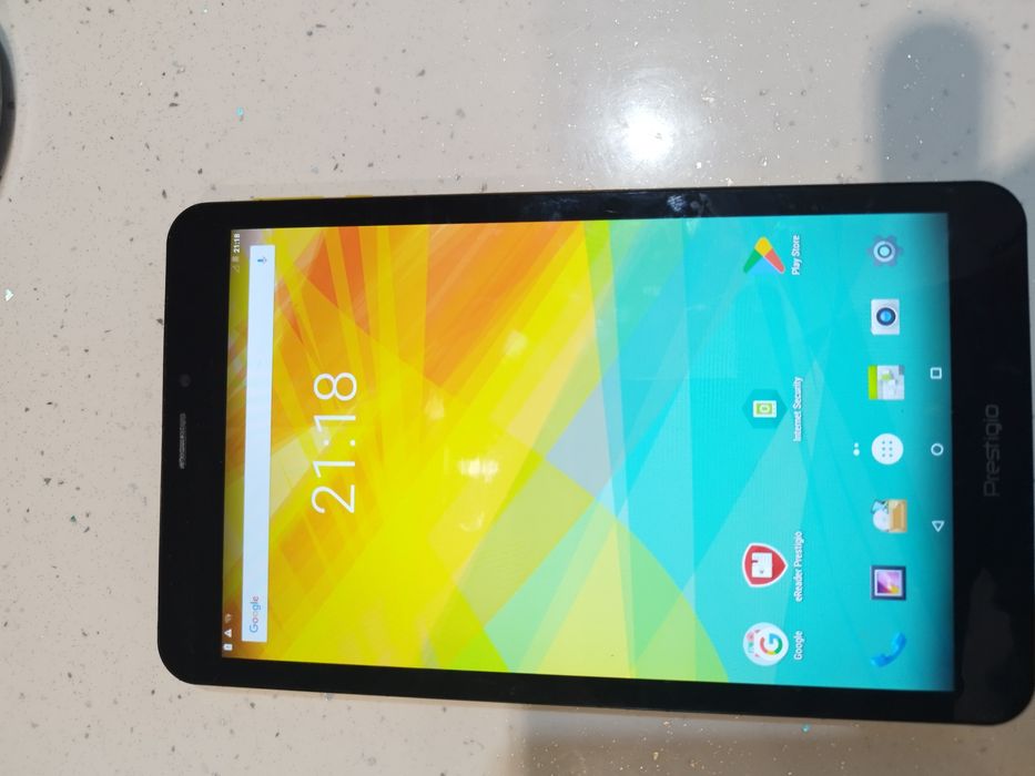 Продавам таблет Prestigio Wize 3418