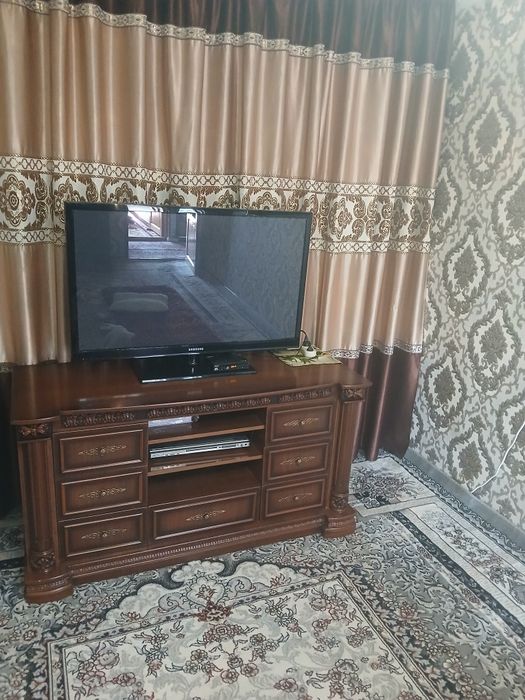 Горка мебел сотилади