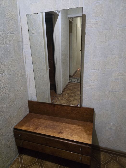 Arzon mebel srochni sotiladi