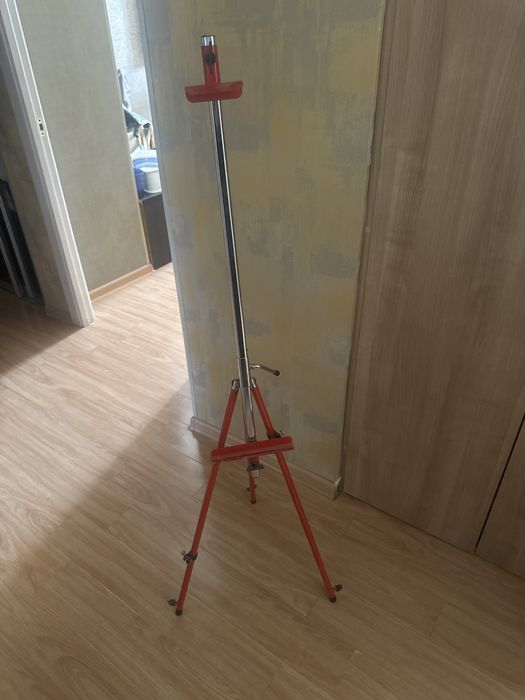 Мольберт металлический