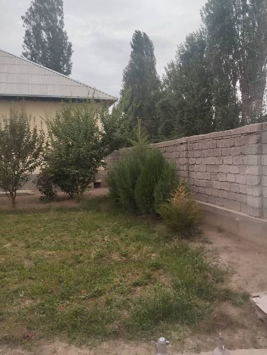 Uy sotiladi yaxshi  joydan