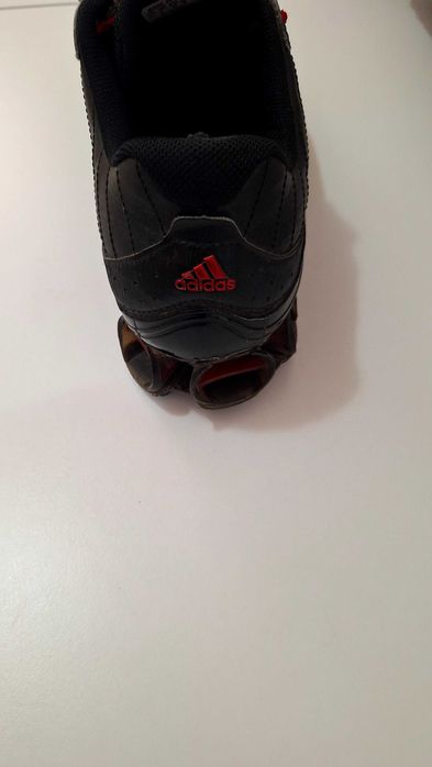 Маратонки адидас