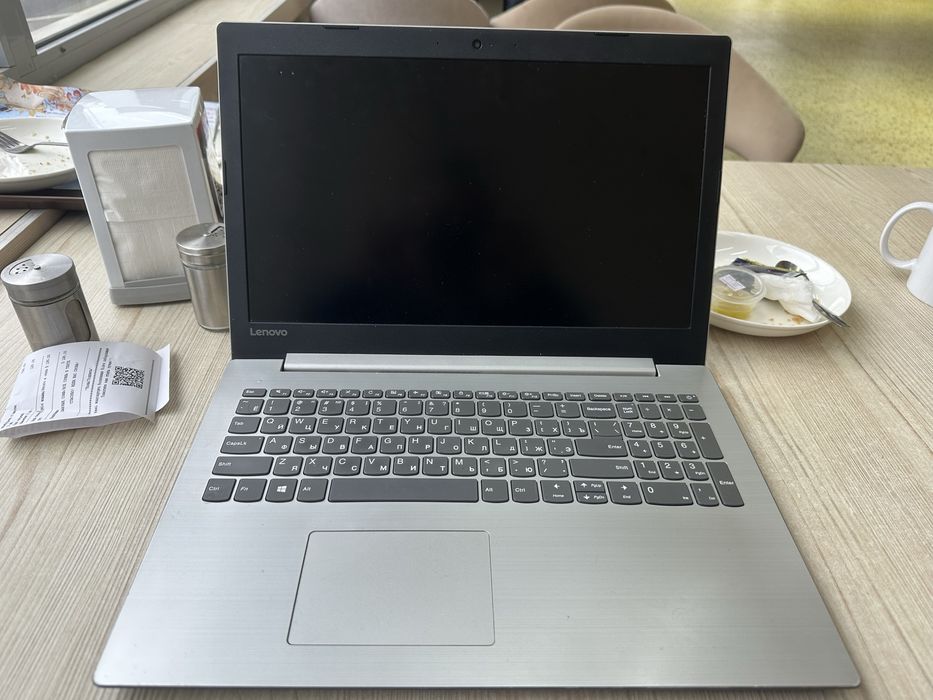 Срочно Продаеться ноутбук Lenovo IdeaPad 330-15IKB