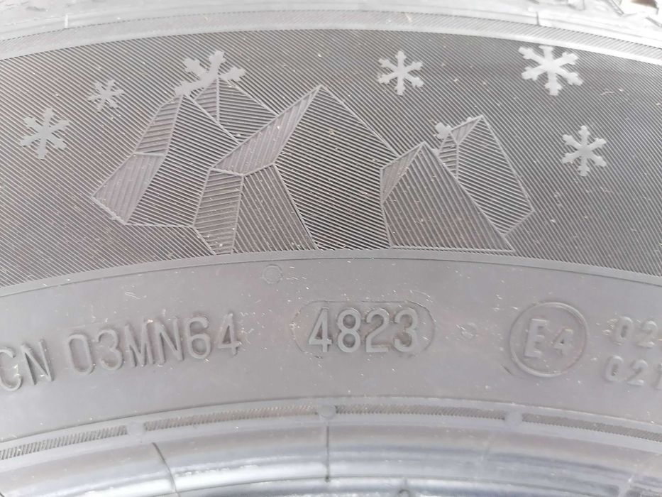 4 бр. Semperit Speed-Grip 5 215/65R17 DOT2821
