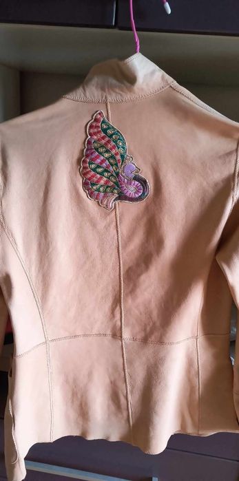 Jachă din  piele de mănușă