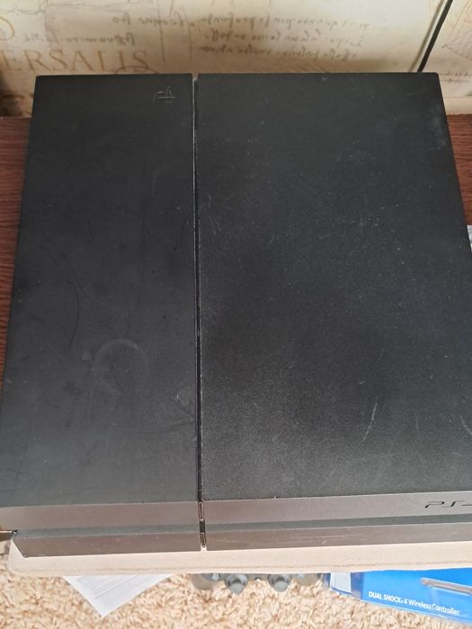 Playstation 4 + чисто нов джойстик