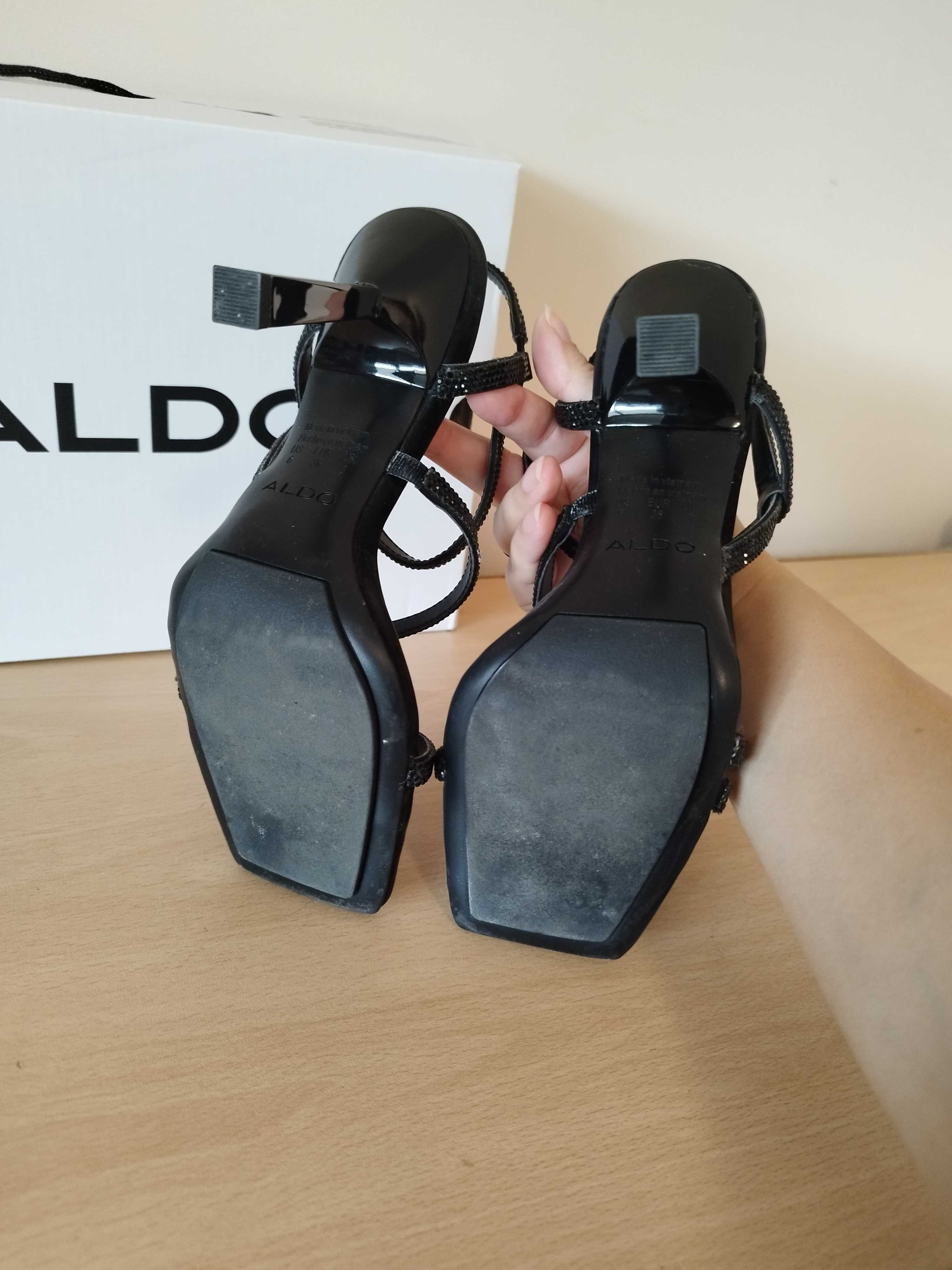 Високи сандали Aldo