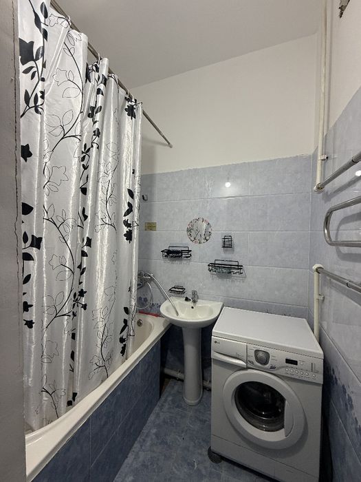 Сдается 2х комнатная квартира . Долгосрочная.