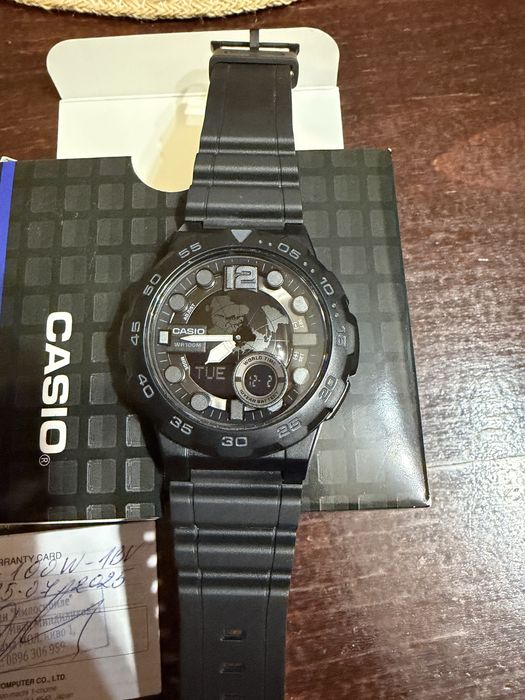 Часовник Casio нов