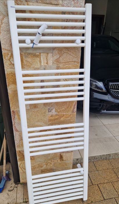 Vând radiator / calorifer baie 1500 x 500