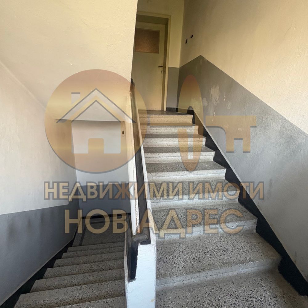 Етаж от къща с самостоятелен вход Кв. Вароша 112 кв.м.