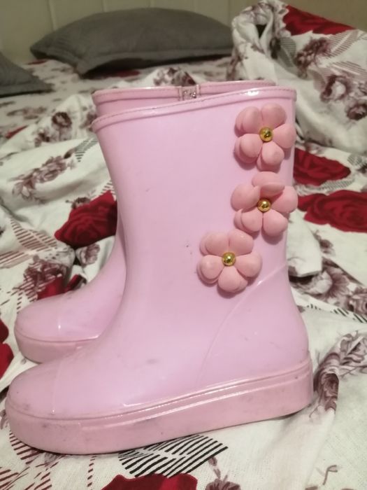Продам обувь для девочек