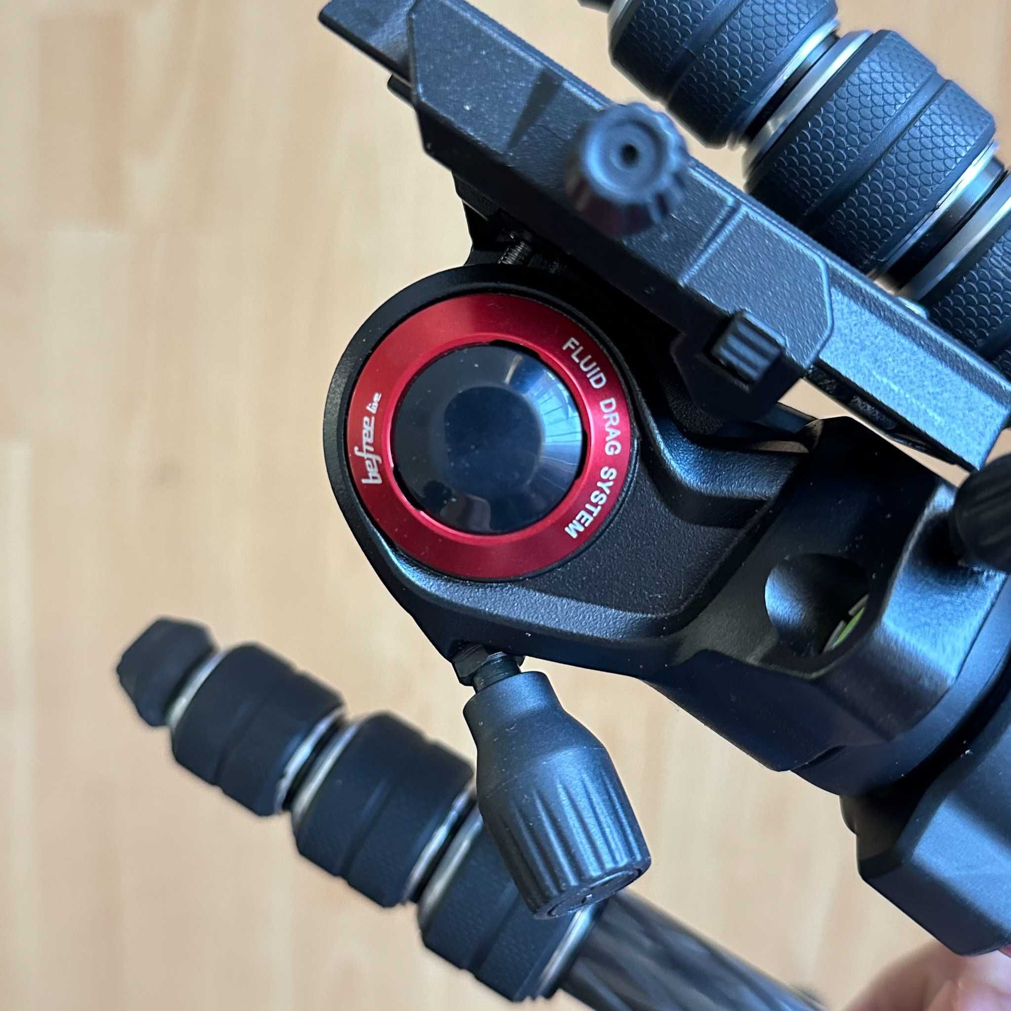 Manfrotto Befree Advanced Live Carbon - Trepied cu Twist si Cap Video
