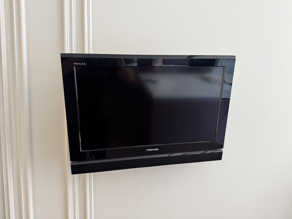 Телевизор 24’’ Toshiba+TV тюнер Uzdigitaltv сотилади