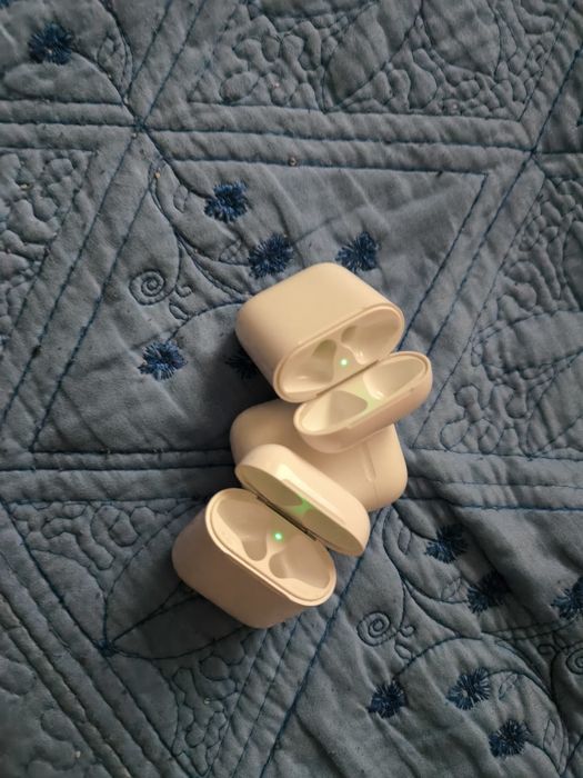 Case-uri Airpods originale