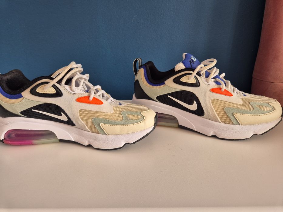 Vand sneakers Nike air 200