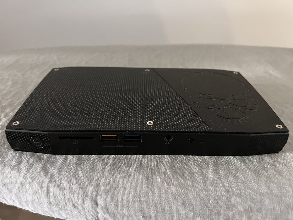 Intel NUC Skull Canyon I7-6770HQ 16GB DDR4