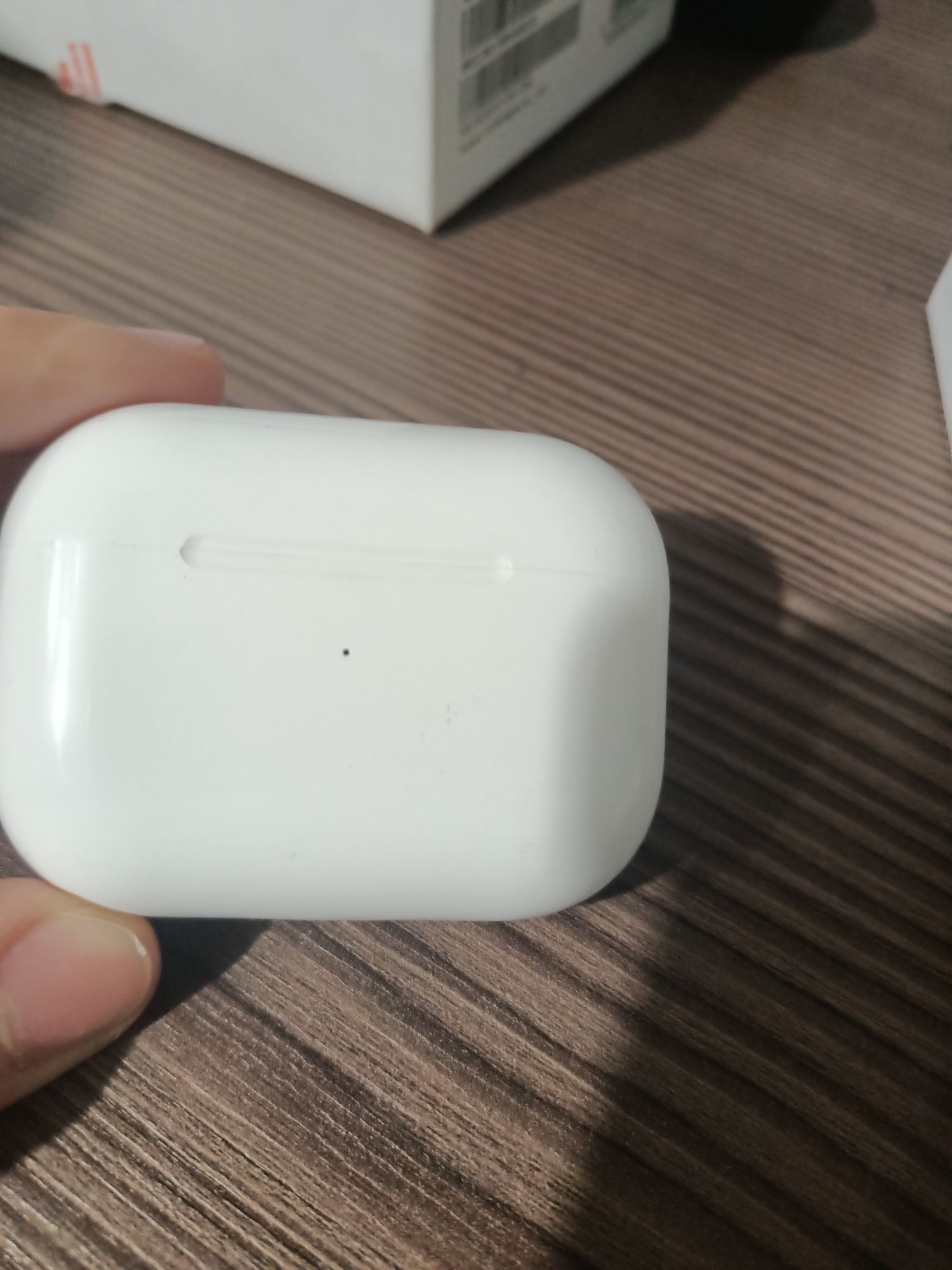 Продаю Airpods pro