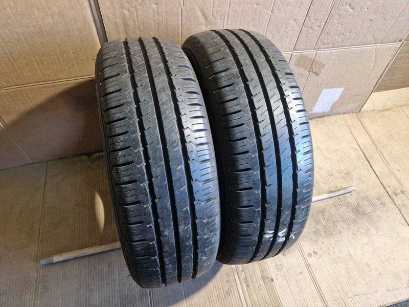 2 Hankook R16C 205/65
летни бусови гуми DOT5220