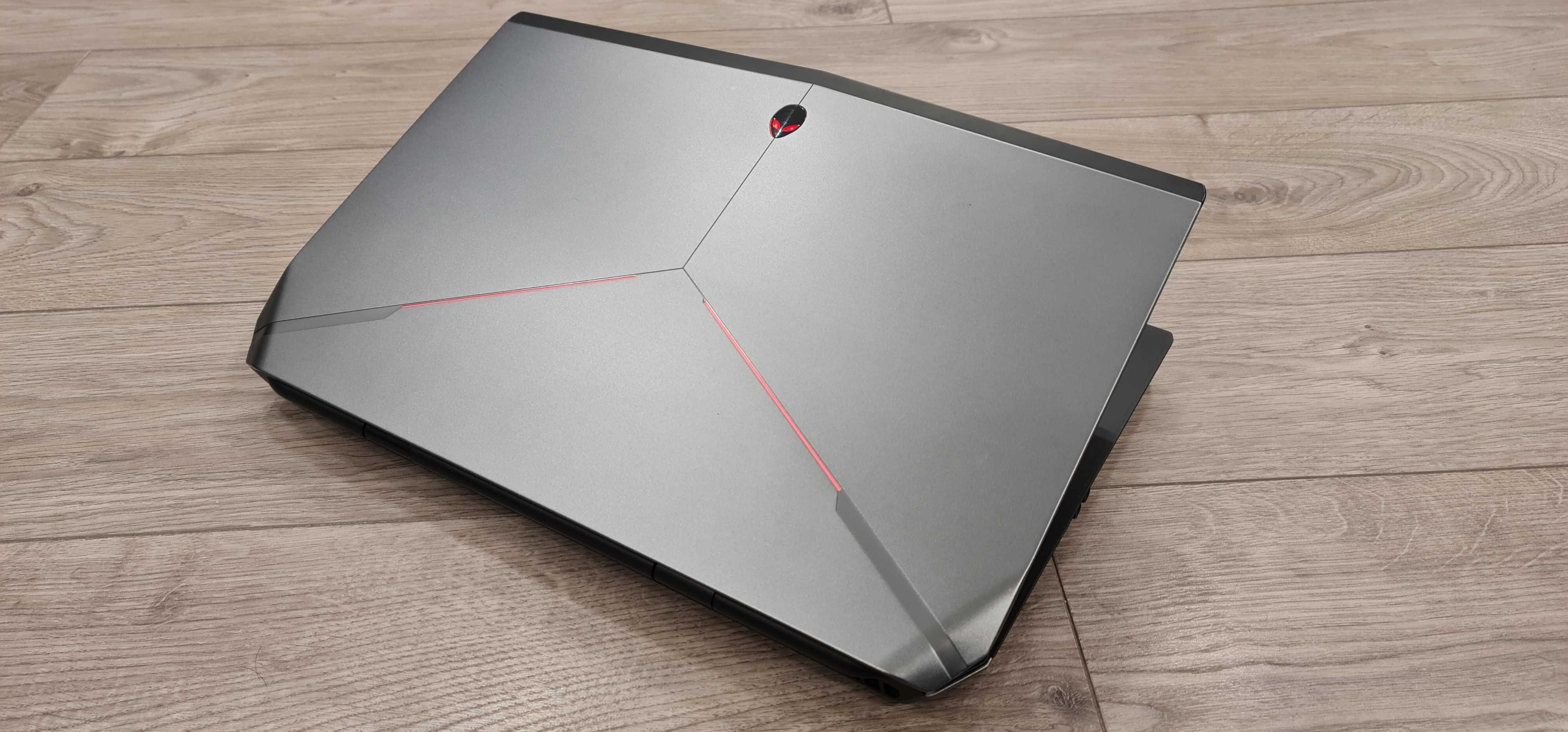 Laptop gaming alienware 17" ,intel core i7-6820hk ,video 8 gb, defect
