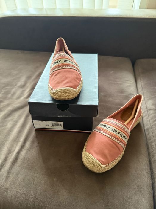 Оригинални Еспадрили на Tommy Hilfiger. Номер 37.