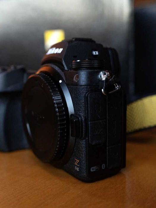 Продавам Nikon Z6II + батерия + зарядно