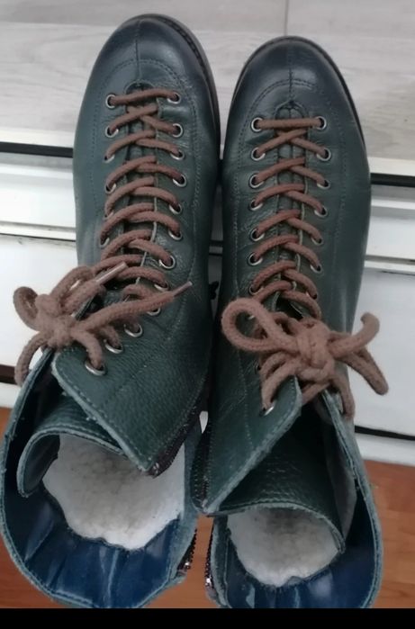 Bocanci piele mărimea 36 cu interior de 23 cm