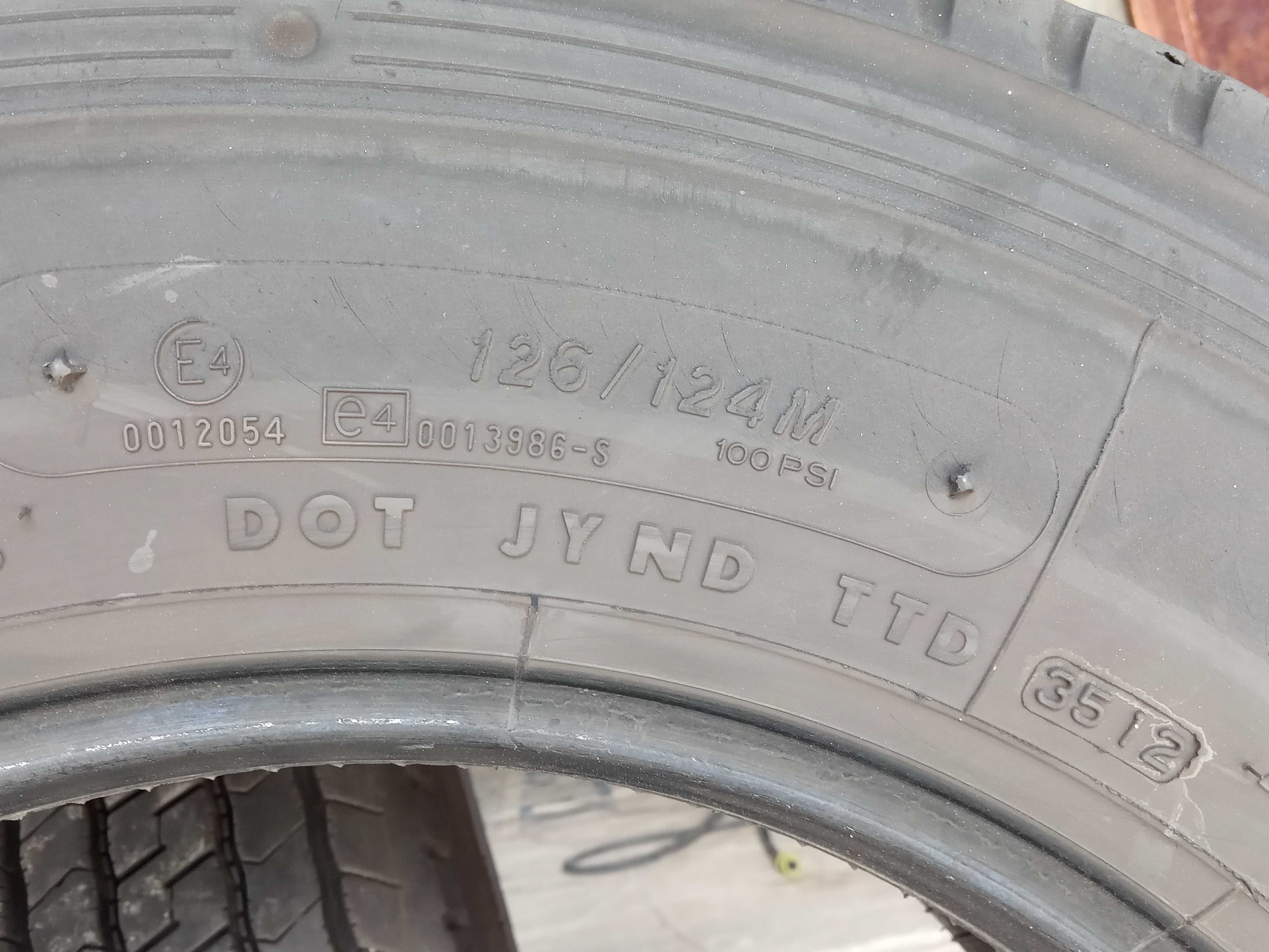 2 тежкотоварни гуми 215/75R17.5 Bridgestone M788 126/124M M+S