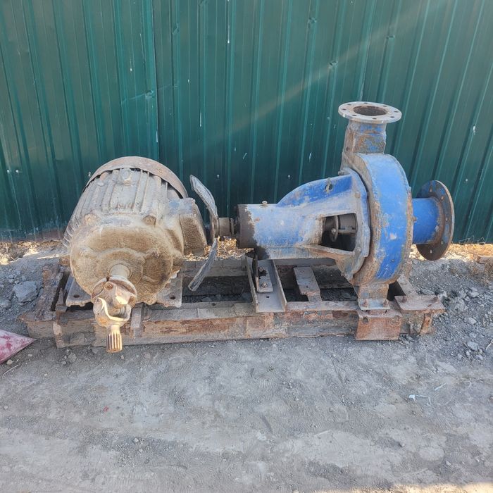 Ekckavator kovuwi sotiladi