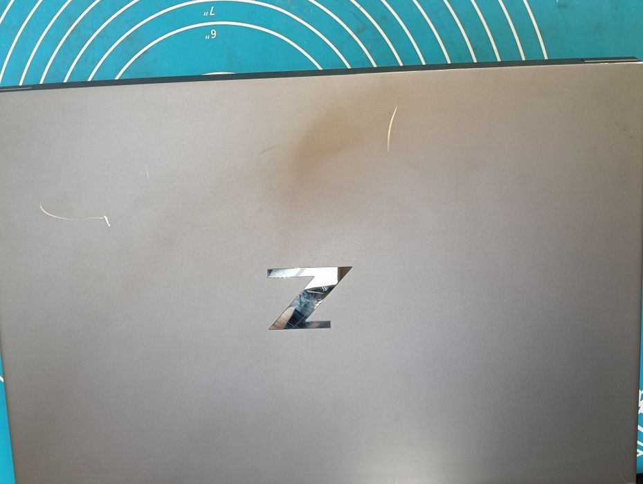 Hp zbook studio g7, i7 gen 10 32gb ram t1000