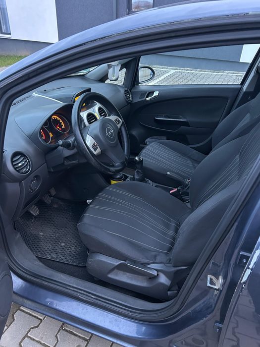 Se vinde Opel Corsa D 1.4 benzina