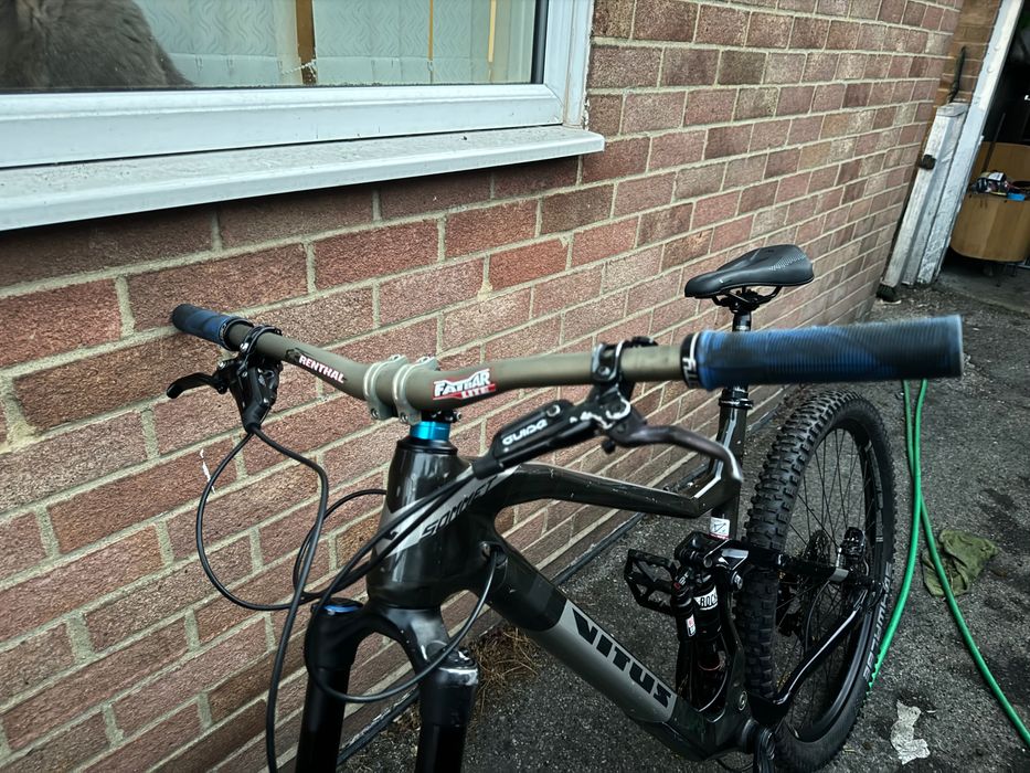 Vitus sommet CARBON 27,5 L