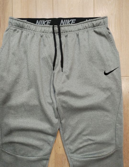 Nike Therma Pant Taper - Carbon Heather/Black долнище мъжко оригинален