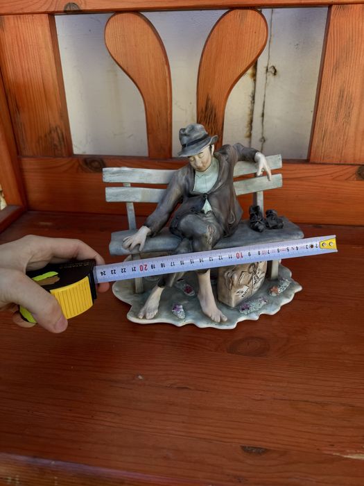 Vagabond pe banca bibelou