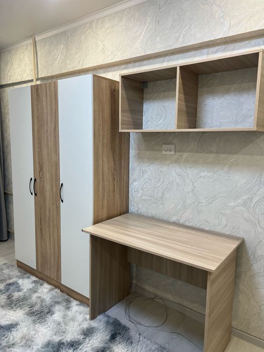 Шкаф, стол, полка