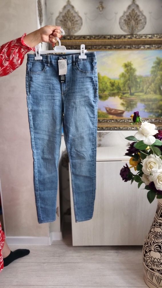 Новые джинсы бренд H&M 4 разных вида для девушек 25-27 размер