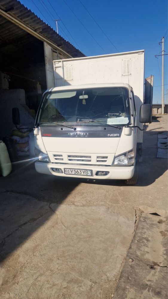 Isuzu (Исузу) сотилади. 2017 йил