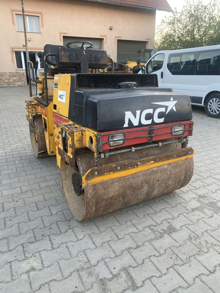 De vanzare sau da inchiriat vibrocompactor