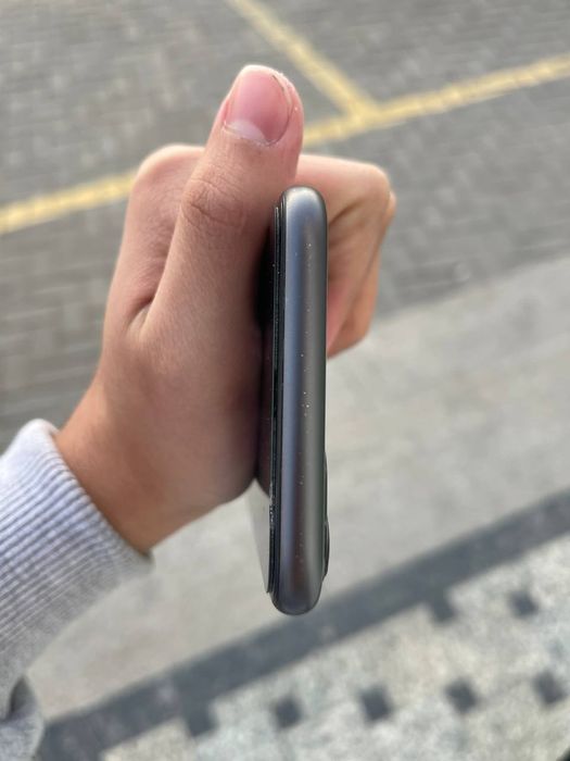 Iphone 11  holati idiyal