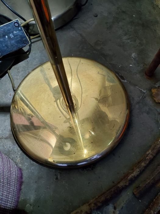 Lampă de podea aurie cu  dimmer, variator intensitate luminoasa