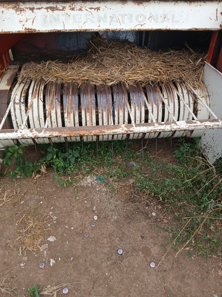 Vând balotieră stare bn de funcționare