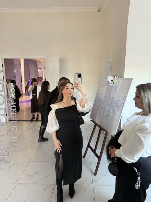 Продам шикарное платье размер с/м