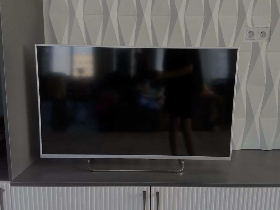 Телевизор Sony KDL-42W706B, серебристый