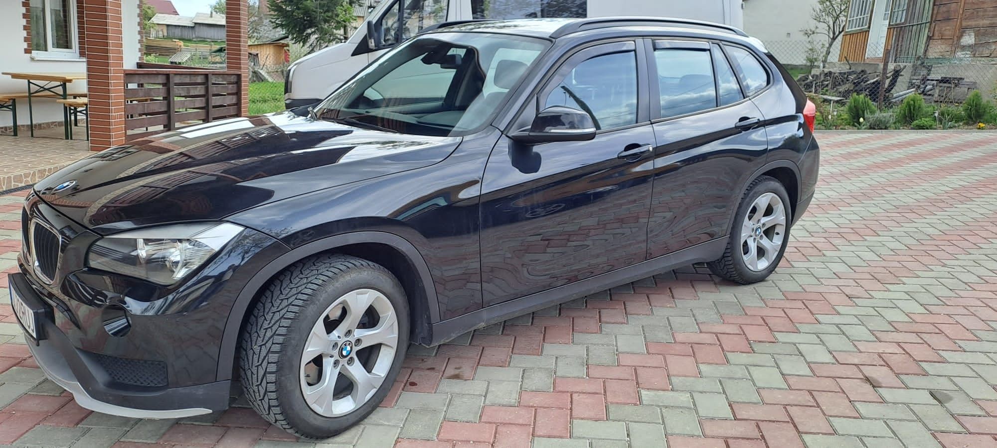 Vând   BMW    X1