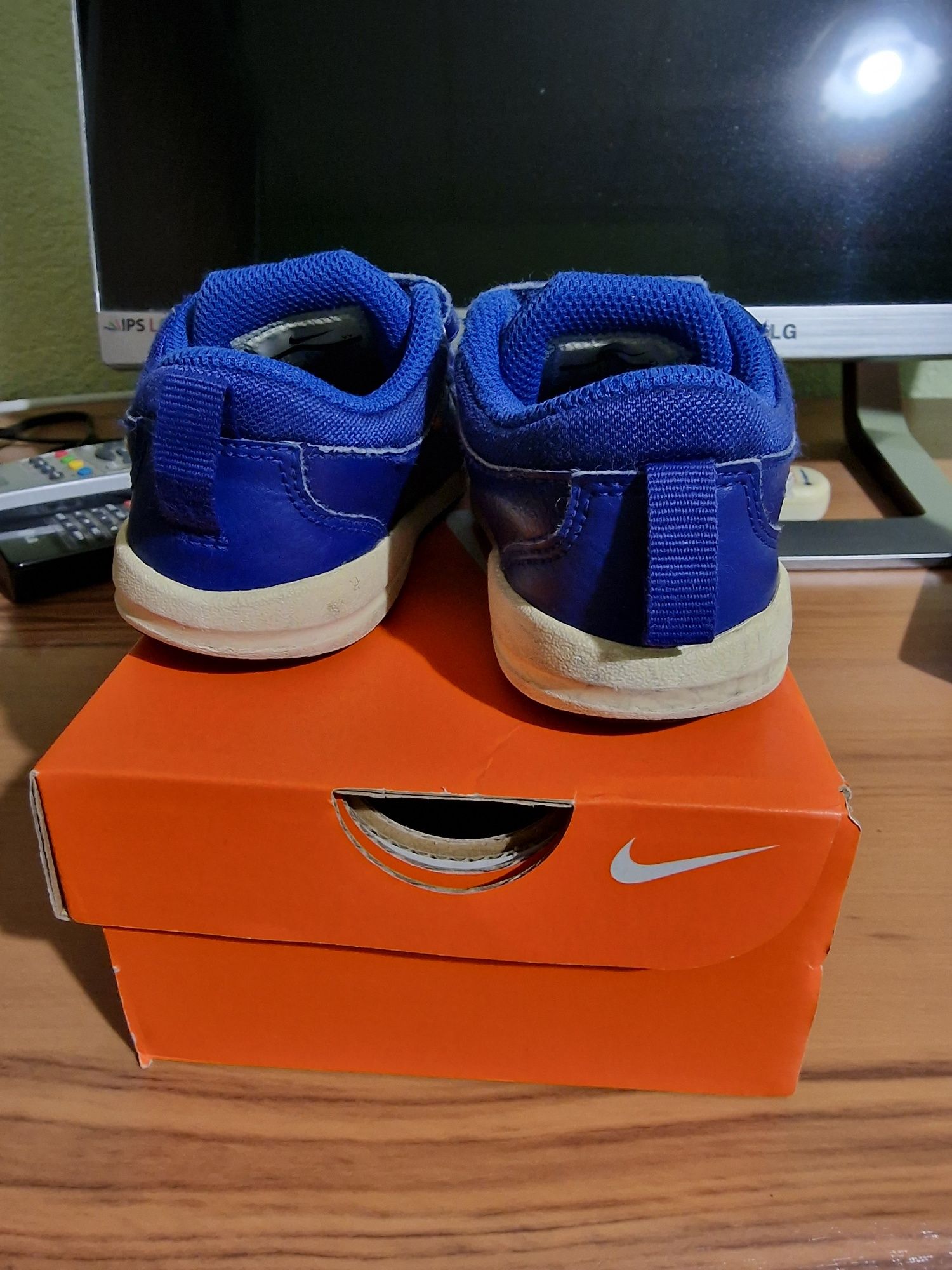 Детски маратонки adidas 29 номер и  Nike 23.5 номер